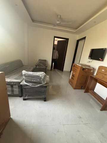 Living Room in 2 BHK Builder Floor at Sector 52 – for Rent