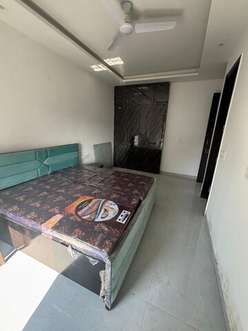 Bedroom in 2 BHK Builder Floor at Sector 52 – for Rent