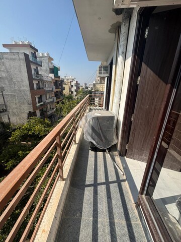 Balcony in 2 BHK Builder Floor at Sector 52 – for Rent