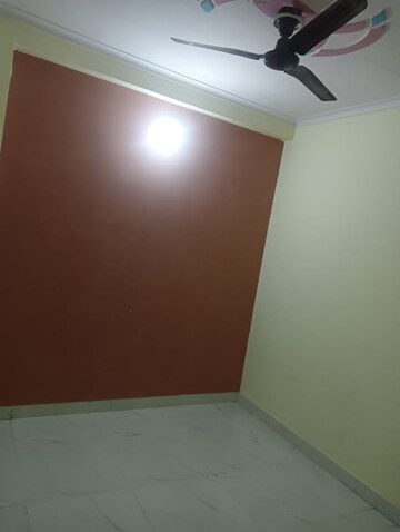 Room in 2 BHK Builder Floor at Dwarka Mor – for Rent