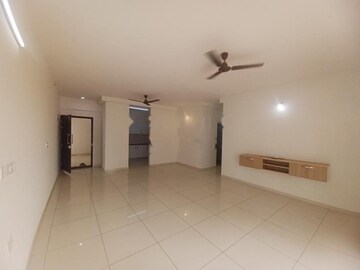 Room in 2 BHK Apartment at Prestige Finsbury Park Hyde, Bagaluru  – for Rent