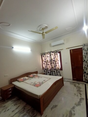 Bedroom in 2 BHK Independent House at Sector 16 – for Rent