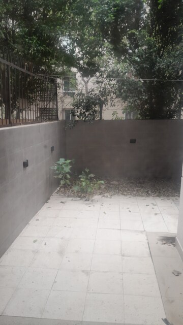 Swimming Pool in 2 BHK Builder Floor at Unitech Woodstock Floors, Sector 50 – for Rent