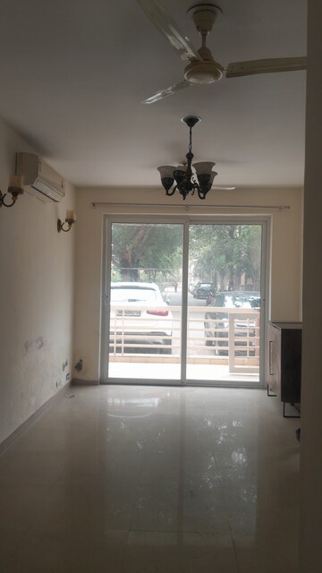 Room in 2 BHK Builder Floor at Unitech Woodstock Floors, Sector 50 – for Rent
