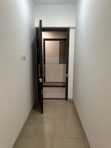 Room in 2 BHK Apartment at Aspen Park, Goregaon East – for Rent