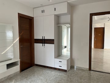 Room in 3 BHK Builder Floor at Unitech South City II, Sector 50 – for Rent
