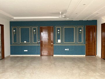 Room in 3 BHK Builder Floor at Unitech South City II, Sector 50 – for Rent
