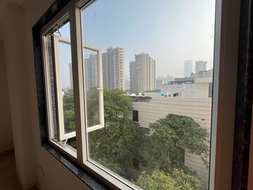 Balcony in 3 BHK Builder Floor at Unitech South City II, Sector 50 – for Rent
