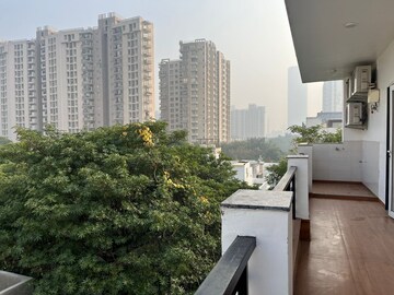 Balcony in 3 BHK Builder Floor at Unitech South City II, Sector 50 – for Rent