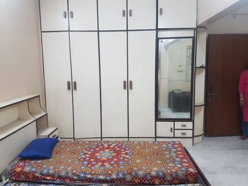 Bedroom in 1.5 BHK Apartment at Vakola – for Rent