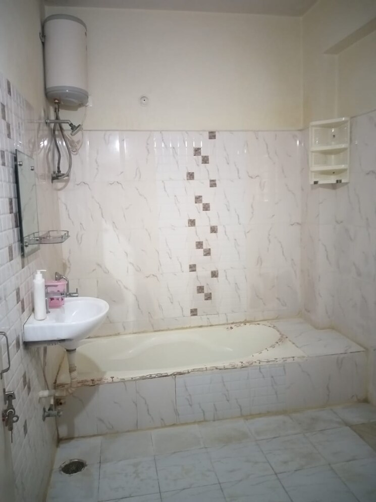 Bathroom, surya-pride-apartment 3 Bedroom 1550 Sq.Ft. Apartment In Kothaguda Hyderabad 8126775