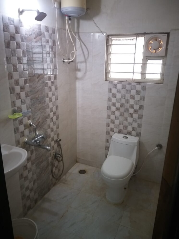 Bathroom, surya-pride-apartment 3 Bedroom 1550 Sq.Ft. Apartment In Kothaguda Hyderabad 8126775