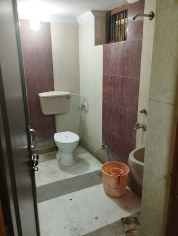 Bathroom in 2 BHK Builder Floor at Aliganj – for Rent