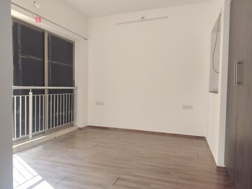 Room in 3 BHK Apartment at Lodha Splendora, Ghodbunder Road – for Sale