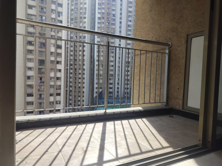 Balcony, lodha-splendora 3 Bedroom 952 Sq.Ft. Apartment In Ghodbunder Road Thane 8126825