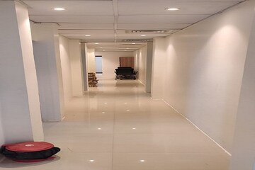 Room in  Office Space at Salt Lake Sector V – for Rent