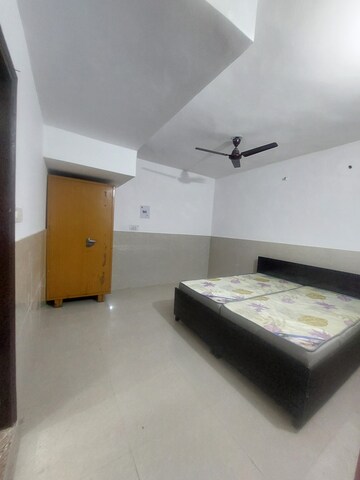 Furnished Amenities in 1 BHK Apartment at Sarita Vihar – for Rent