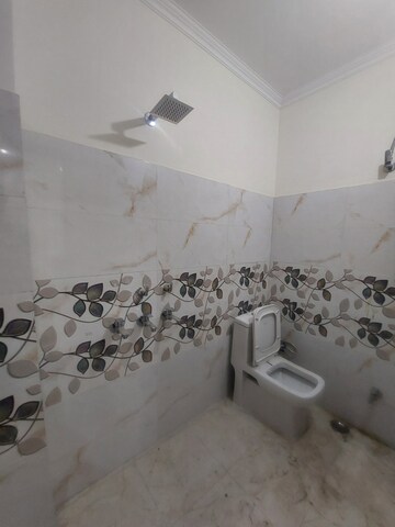 Bathroom in 1 BHK Apartment at Sarita Vihar – for Rent