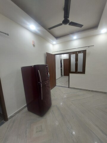 Furnished Amenities in 1 BHK Apartment at Sarita Vihar – for Rent