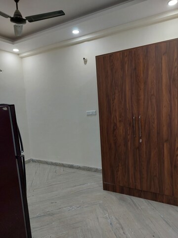 Furnished Amenities in 1 BHK Apartment at Sarita Vihar – for Rent