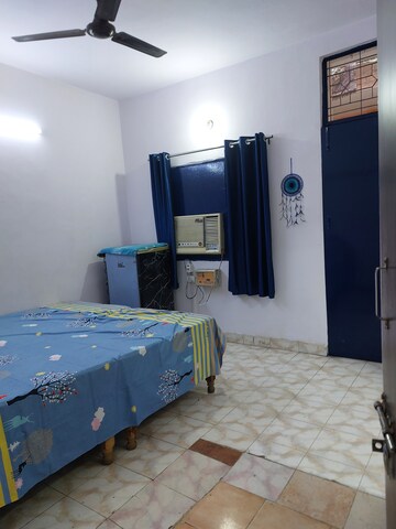 Furnished Amenities in 1 BHK Apartment at Sarita Vihar – for Rent
