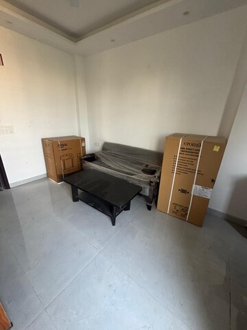 Living Room in 1 BHK Builder Floor at Sector 52 – for Rent
