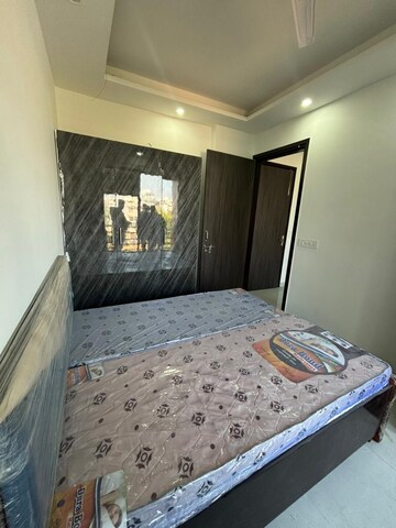 Bedroom in 1 BHK Builder Floor at Sector 52 – for Rent