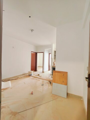Room in 3 BHK Apartment at ROF Amaltas, Sector 92 – for Rent