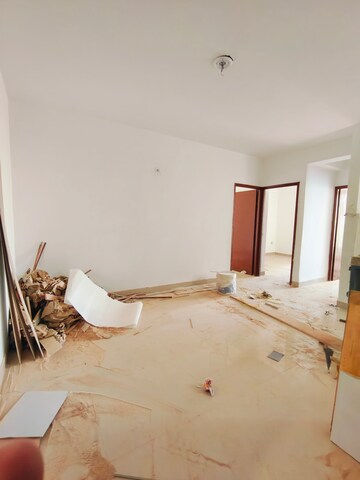 Room in 3 BHK Apartment at ROF Amaltas, Sector 92 – for Rent