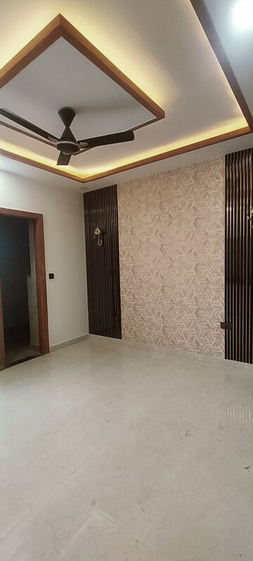 Room in 2 BHK Builder Floor at Ashoka Enclave Faridabad, Sector 34 – for Rent