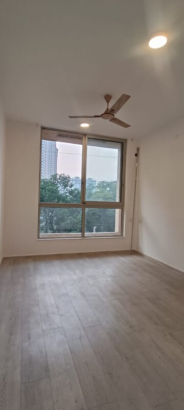 2 BHK Apartment For Rent in Hiranandani Delanna, Ghodbunder Road