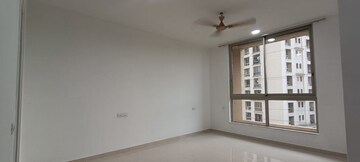 Room in 2 BHK Apartment at Hiranandani Delanna, Ghodbunder Road – for Rent