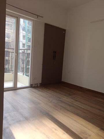 Room in 2 BHK Apartment at Ace Divino, Sector 1 Greater Noida – for Rent