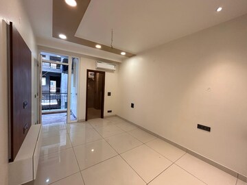 Room in 3 BHK Apartment at Sector 127 – for Sale