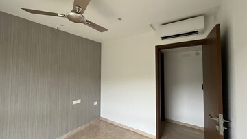 Room in 2 BHK Apartment at Castle Rock, Powai – for Rent