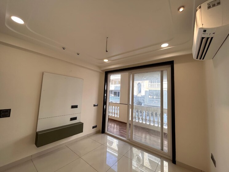 Room, sector 127 3 Bedroom 224 Sq.Yd. Apartment In Sector 127 Mohali 8127206