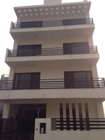 6+ BHK Independent House – Exterior View View at Raheja Vedas, Sector 108 - for Rent