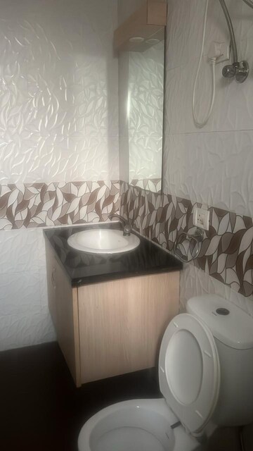 Bathroom in 6+ BHK Independent House at Raheja Vedas, Sector 108 – for Rent