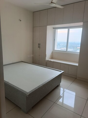 Room in 2 BHK Apartment at Prestige Finsbury Park Hyde, Bagaluru  – for Rent