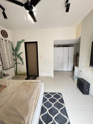 Bedroom in 3 BHK Apartment at Chembur – for Rent