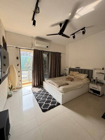 Bedroom in 3 BHK Apartment at Chembur – for Rent