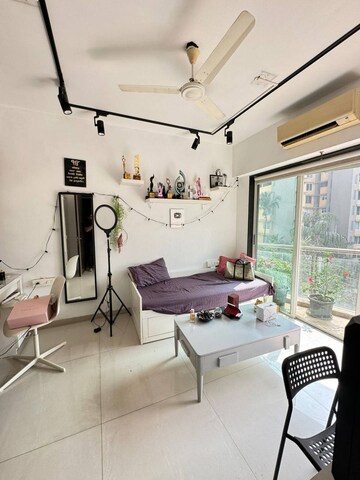 Living Room in 3 BHK Apartment at Chembur – for Rent