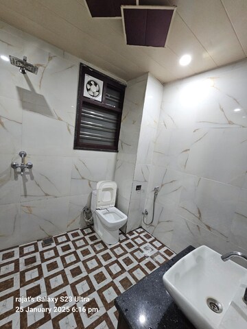Attached Bathroom in 2 BHK Builder Floor at Sector 57 – for Rent