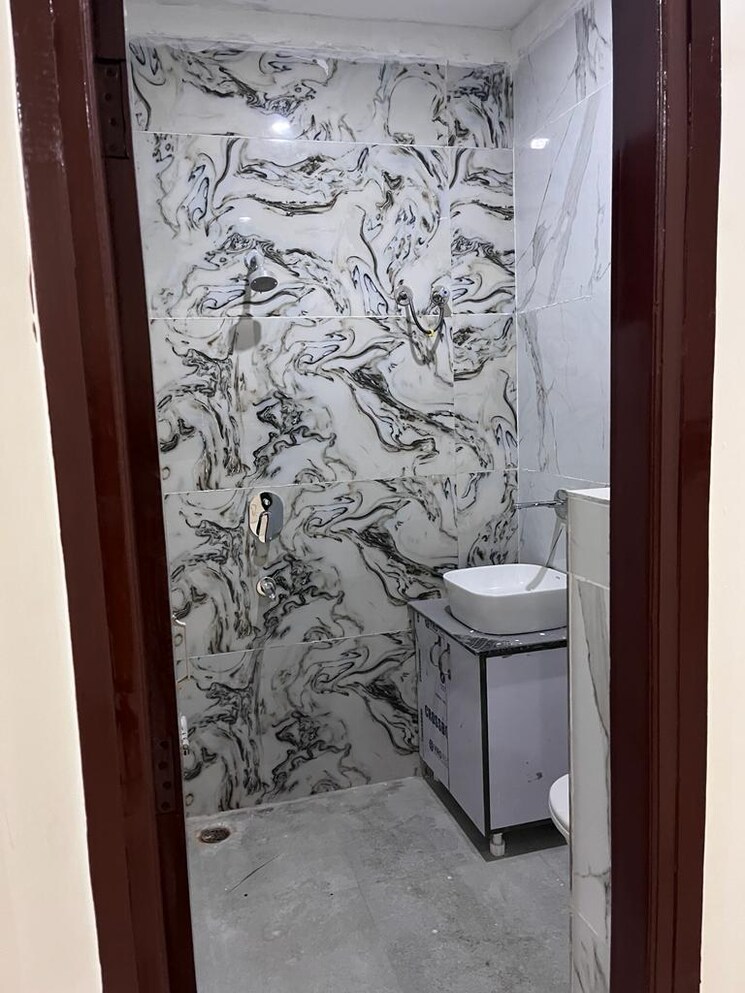 Bathroom, ambala highway 3 Bedroom 122 Sq.Yd. Builder Floor In Ambala Highway Zirakpur 8127334