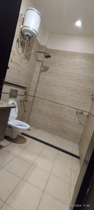 Bathroom in 3 BHK Apartment at Sector 57 – for Rent