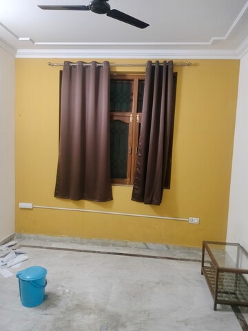 Living Room in 1 BHK Builder Floor at Gomti Nagar – for Rent