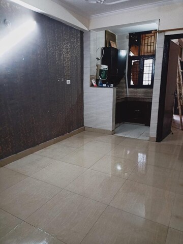 Living Room in 1 BHK Apartment at Sector 73 – for Rent