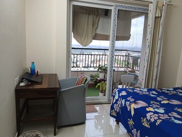 Room in 3 BHK Apartment at Pashmina Waterfront, Old Madras Road – for Rent