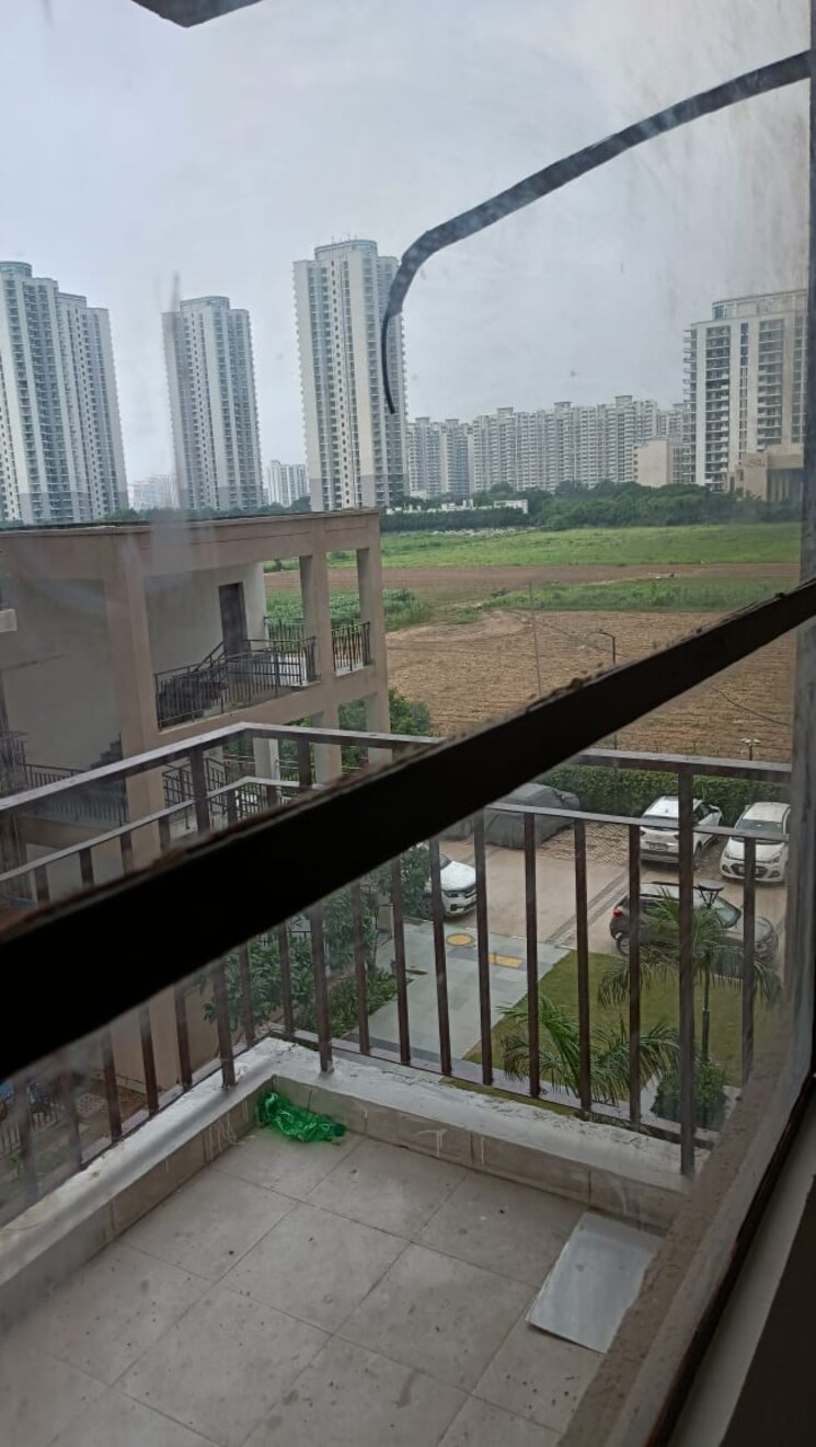 Balcony, signature-global-synera 3 Bedroom 735 Sq.Ft. Apartment In Sector 81 Gurgaon 8127488