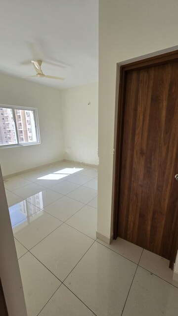 Room in 2 BHK Apartment at Prestige Finsbury Park Hyde, Bagaluru  – for Rent